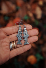 Load image into Gallery viewer, Trout Lily Earrings