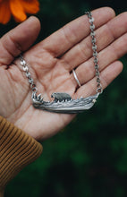 Load image into Gallery viewer, Salmon Jaw Necklace