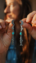 Load image into Gallery viewer, Night Dreamer Earrings