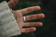 Load image into Gallery viewer, Signet Ring size 8