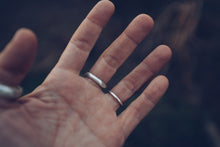 Load image into Gallery viewer, Signet Ring size 6