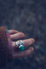 Load image into Gallery viewer, Green and Gold Ring