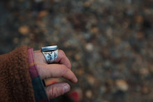 Load image into Gallery viewer, Black Wolf Ring