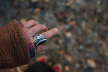 Load image into Gallery viewer, Black Wolf Ring