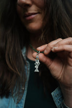 Load image into Gallery viewer, Trout Lily and Chrysoprase Reversible Necklace