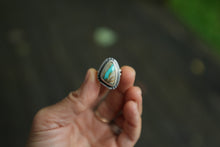 Load image into Gallery viewer, Royston Ribbon Ring