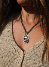 Load image into Gallery viewer, Night Wolf necklace