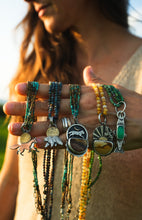 Load image into Gallery viewer, Night Wolf necklace
