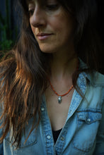 Load image into Gallery viewer, Crayfish Claw Spiny Oyster Bead necklace