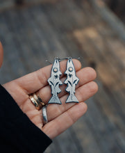 Load image into Gallery viewer, Trout Lily Earrings