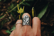 Load image into Gallery viewer, Trout Lily Ring Size 6.25