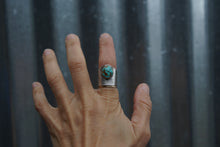 Load image into Gallery viewer, Wonder Woman Ring Size 7 (Turquoise)